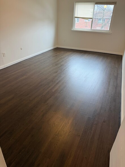 Building Photo - 288 College Dr