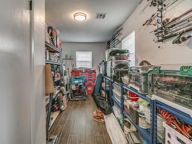 Building Photo - 621 N 16th St