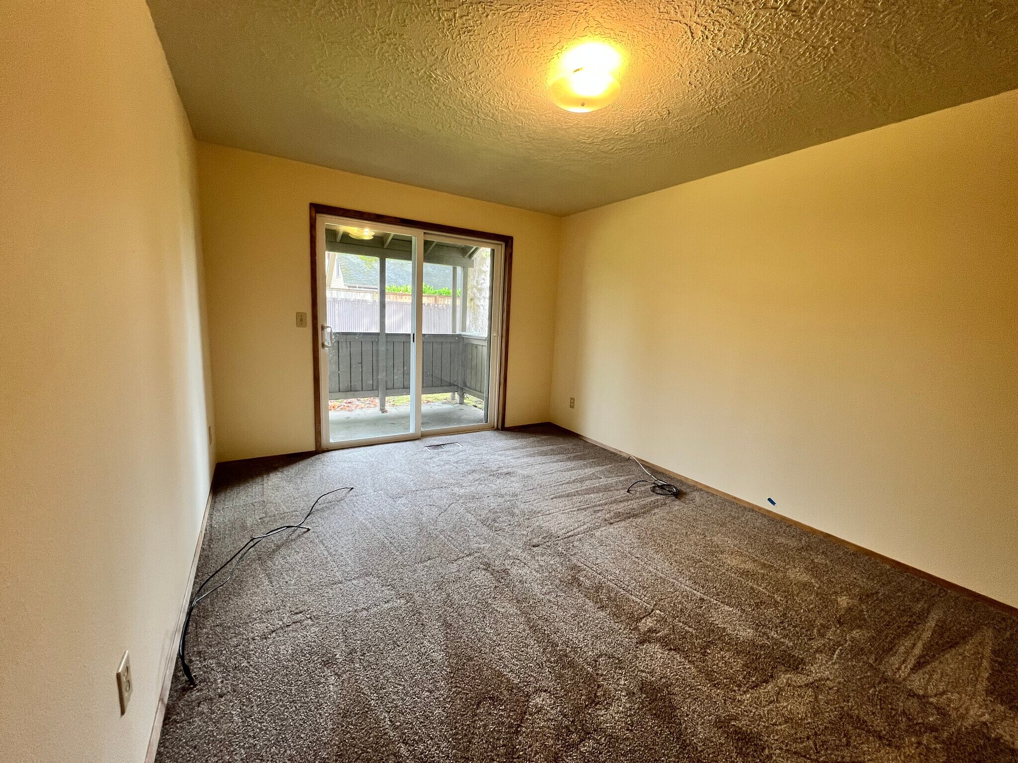 Building Photo - 1232 SW Maple Tree Ct