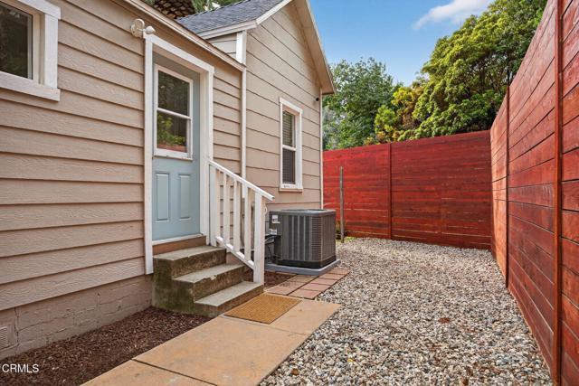 Building Photo - 201 S Olive St