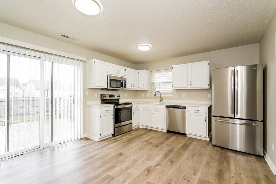 Building Photo - 8129 Maple Stream Ln