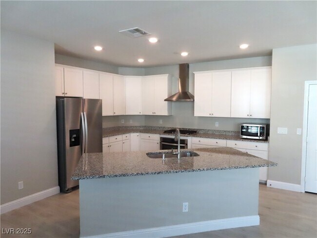 Building Photo - 2771 Alta Vista St