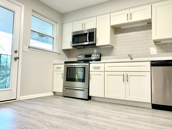 Building Photo - 100 Marcy St