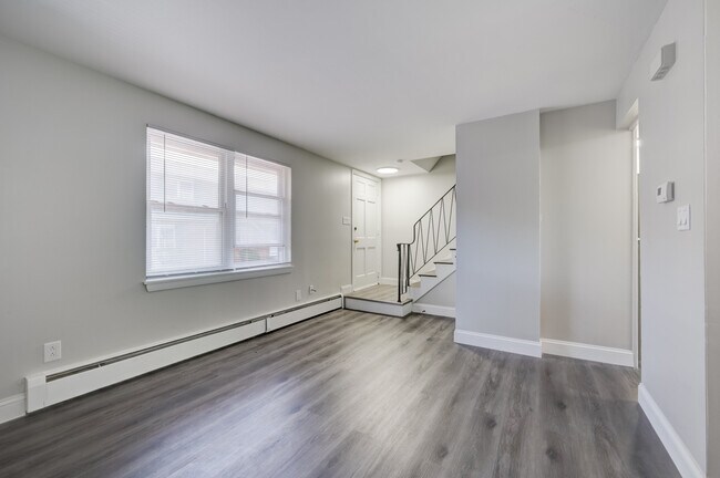 Building Photo - 20 Howard St