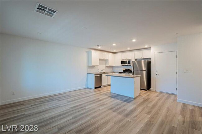 Building Photo - Charming Retreat in 89011