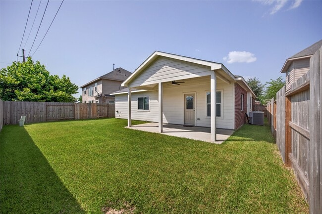 Building Photo - 24715 Hikers Bend Dr