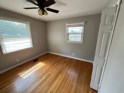 Building Photo - 2118 Dearborn Dr