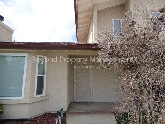Building Photo - 521 Vicki Pl