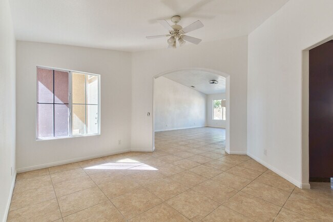 Building Photo - 79830 Dandelion Dr