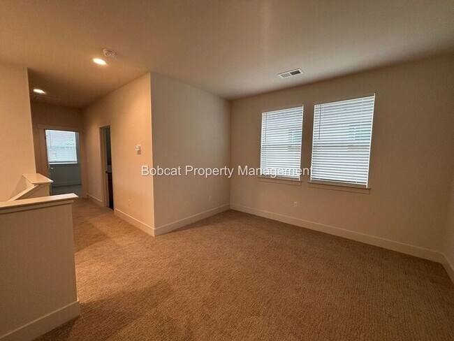 Building Photo - 1112 Little Ln