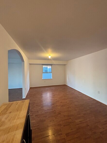 Building Photo - 72 Sumo Village Ct