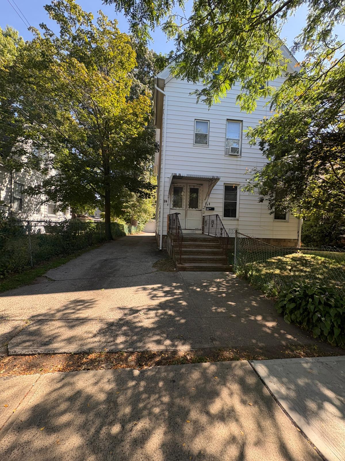 Building Photo - 119 Campbell Ave