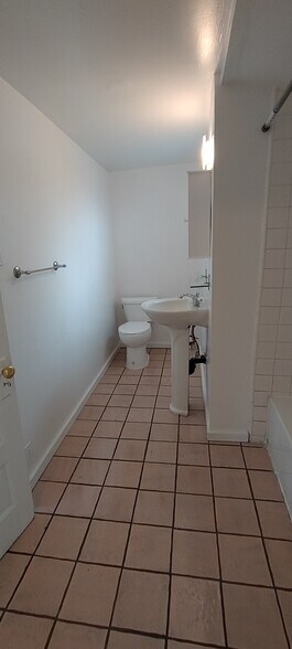Bath 2 - 1150 Sanborn Ave. Apt C