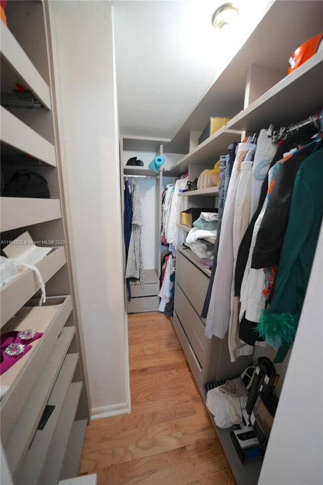 Building Photo - 2509 NE 35th Dr