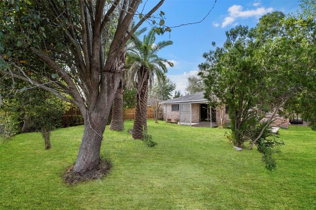 Building Photo - 13335 Ambrose St