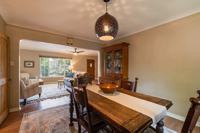 Building Photo - 3812 Calle Del Monte NE