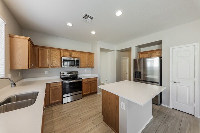 Building Photo - 40806 N Hudson Ct