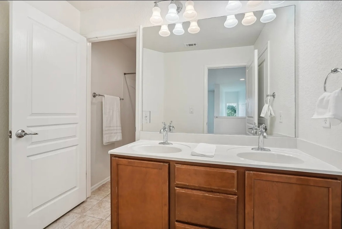 Upstairs bathroom - 27458 Camino Tower