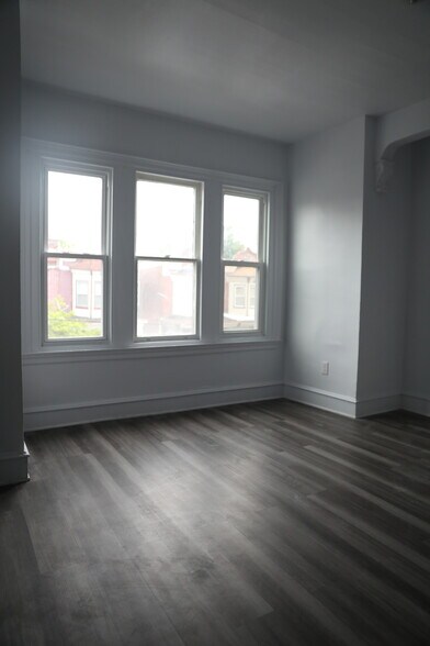 Building Photo - 4826 N Camac St