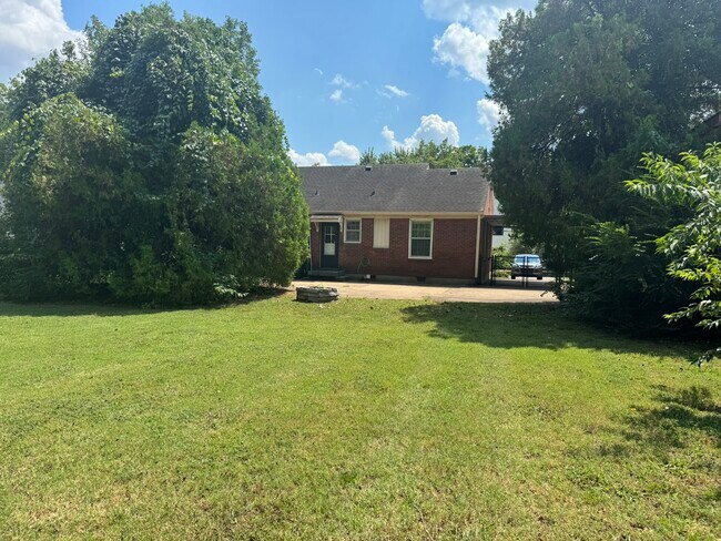 Building Photo - 5532 Kendall Dr