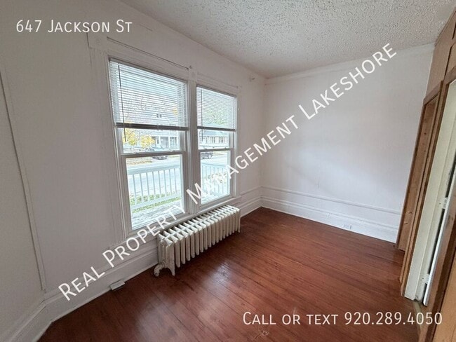 Building Photo - 647 Jackson St
