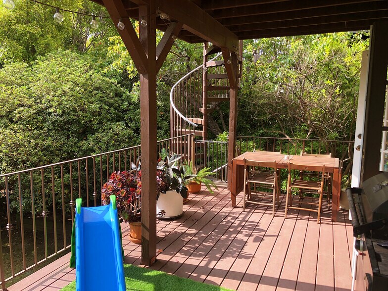 Deck spiral staircase to backyard - 2426 Tesla Ter
