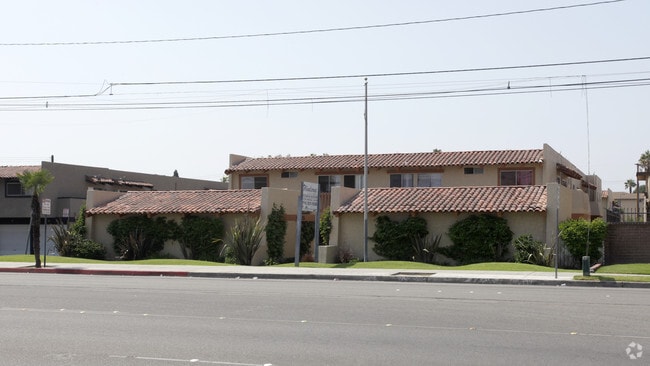 Building Photo - Wind Song Apartments