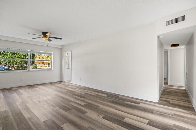 Building Photo - 2820 NE 201st Terrace