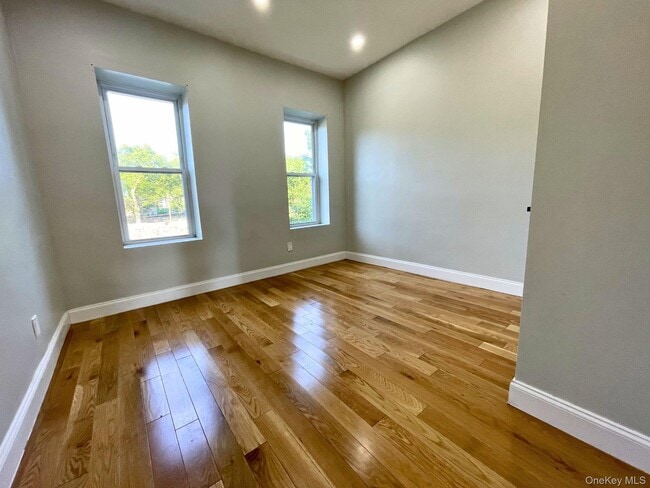 Building Photo - 255 Amboy St