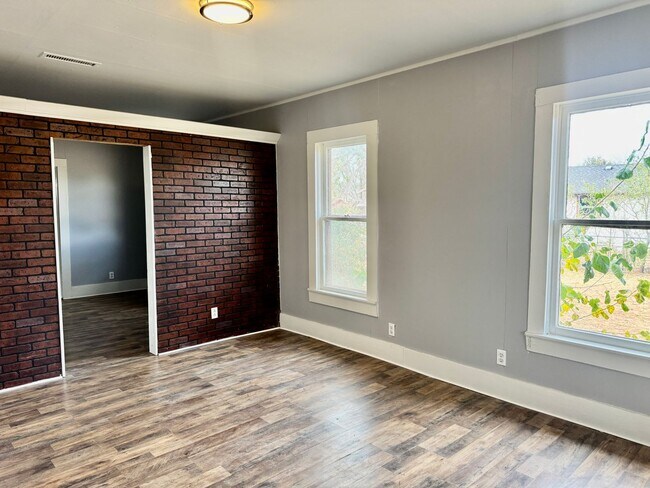 Building Photo - Charming 3 Bedroom Home For Rent in Slaton!