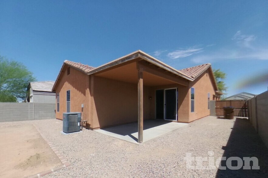 Building Photo - 36497 W Barcelona Ln