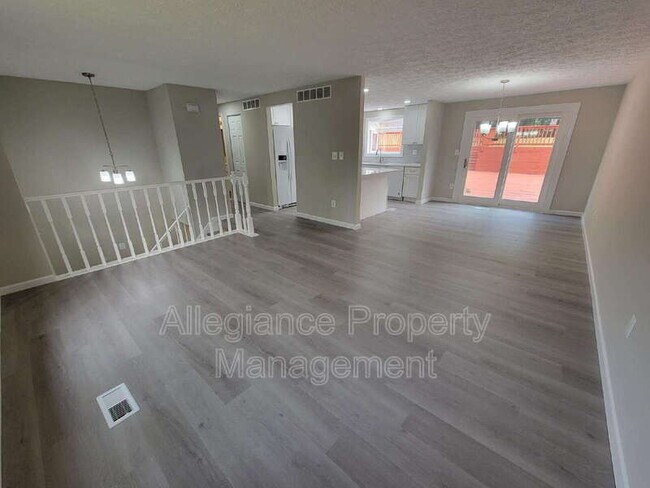 Building Photo - 7598 Springfield Hills Dr
