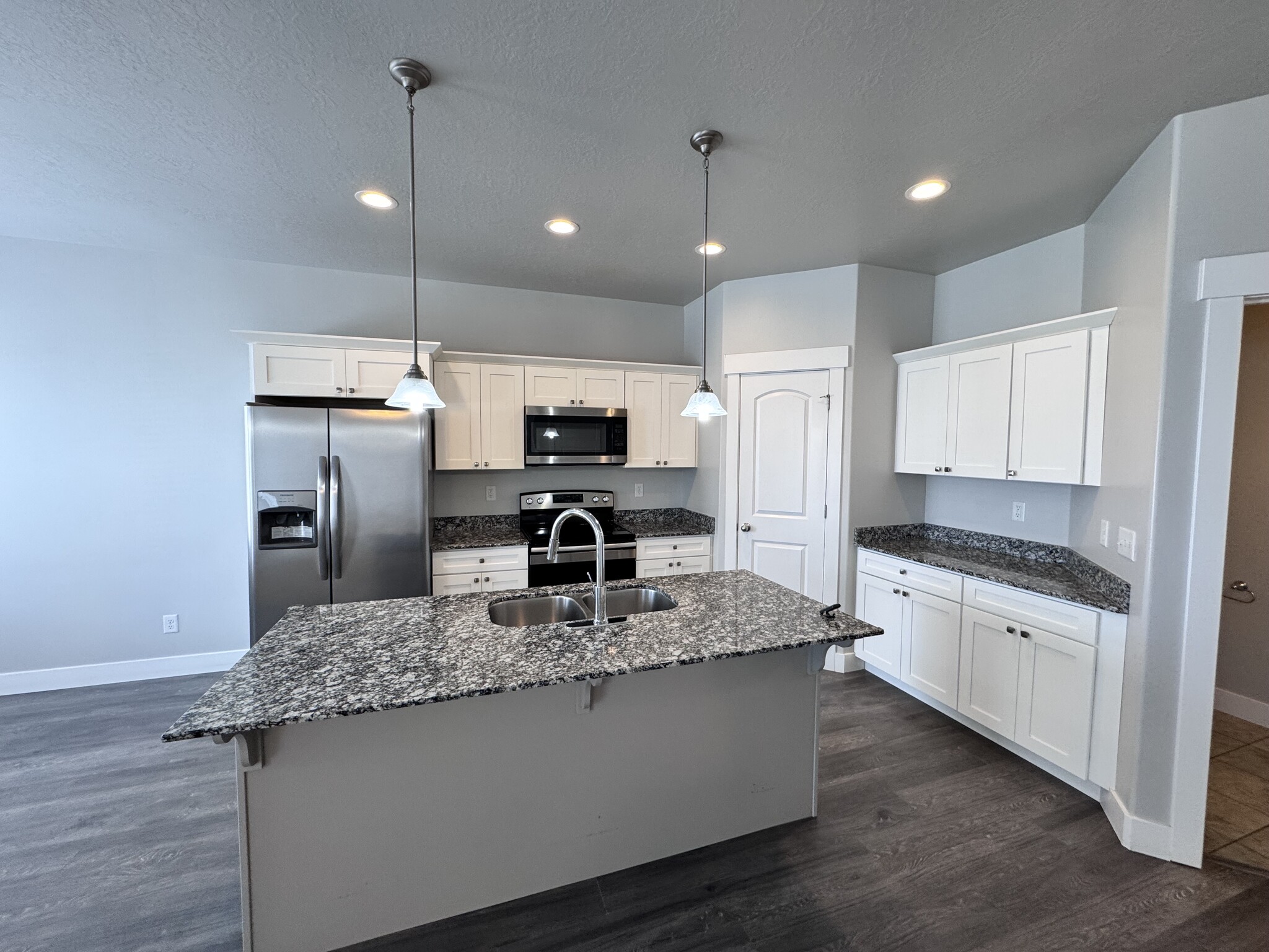 Building Photo - 14541 S Juniper Shade Dr