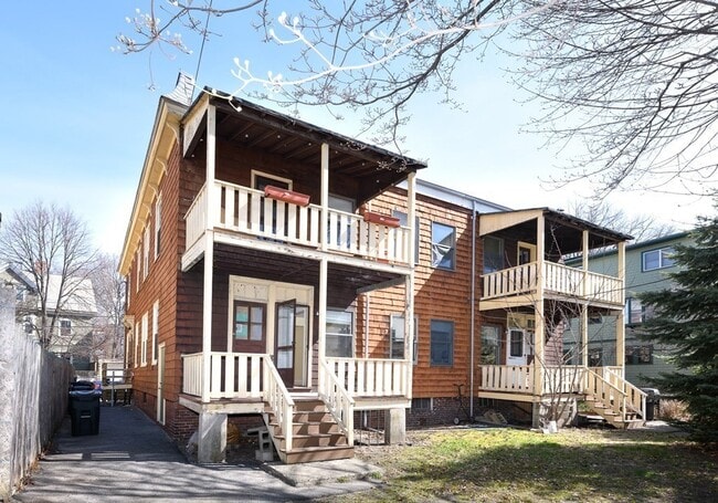 Building Photo - 32 Eustis St