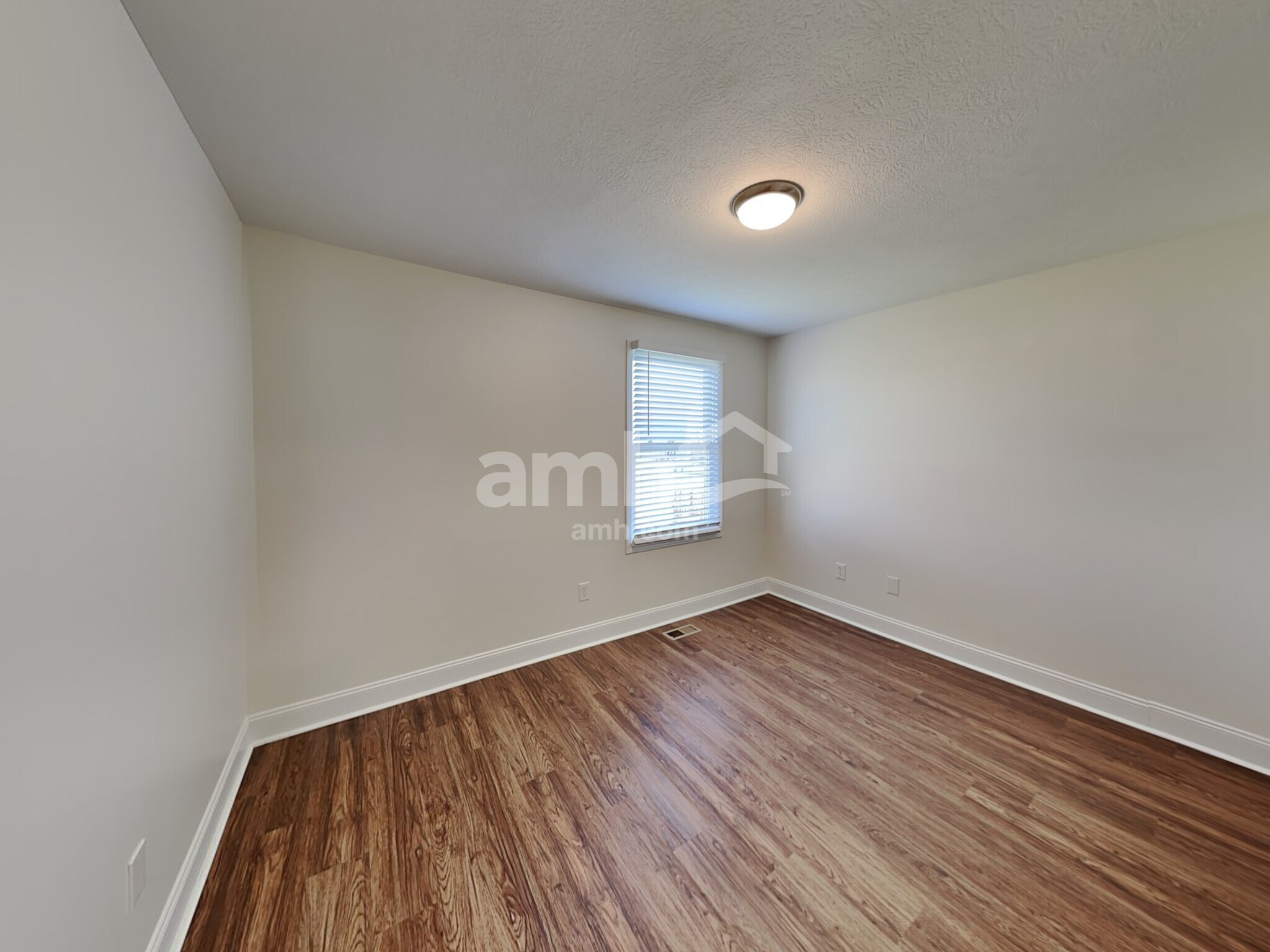 Building Photo - 836 Orwell St