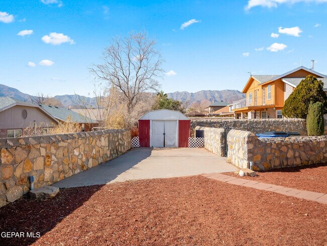 Building Photo - 4572 Loma Linda Cir