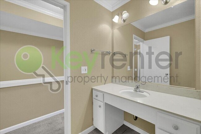 Building Photo - 2254 Woodside Ln