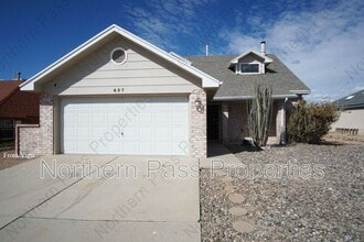 Building Photo - 637 Woodcrest Ln
