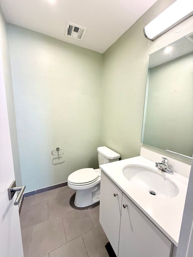 Building Photo - Large, Two-Story Condo in Downtown OKC, Civc Centre Flats!!