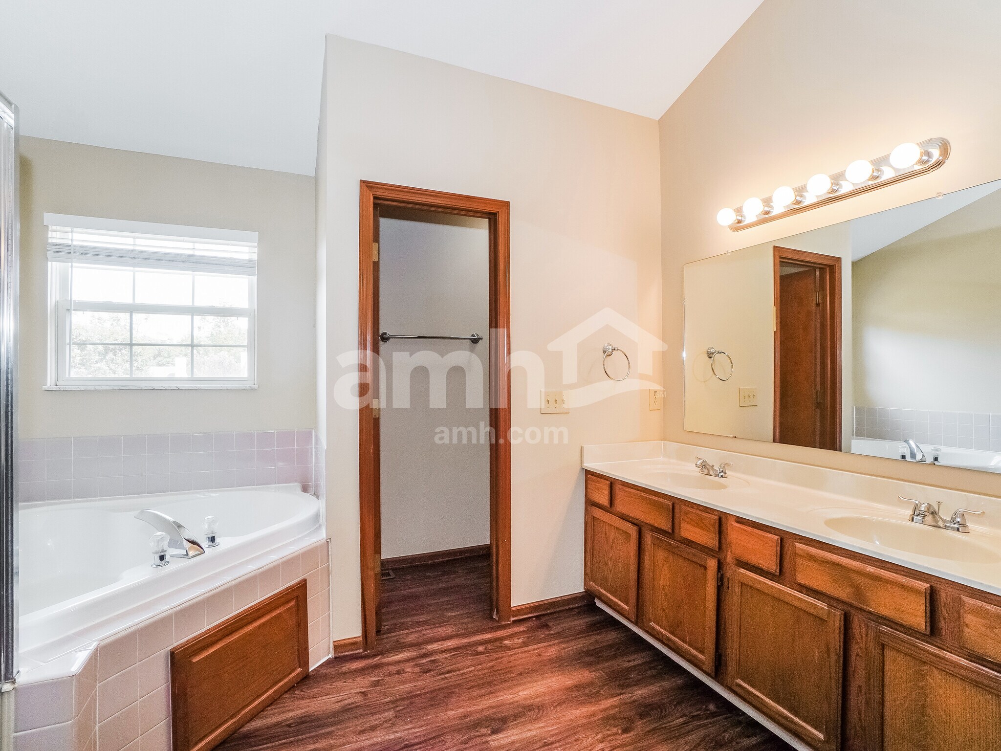 Building Photo - 3719 Kellen Dr