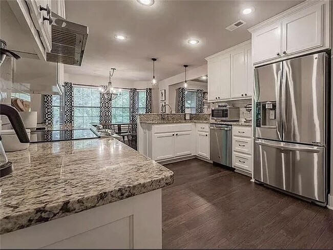 Building Photo - 5 Arden Cir