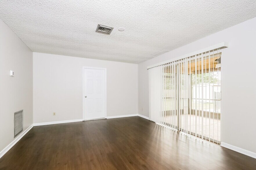 Building Photo - 156 Cordoba Cir