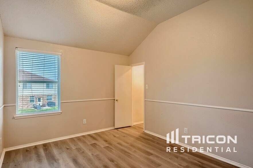 Building Photo - 510 Appaloosa Dr