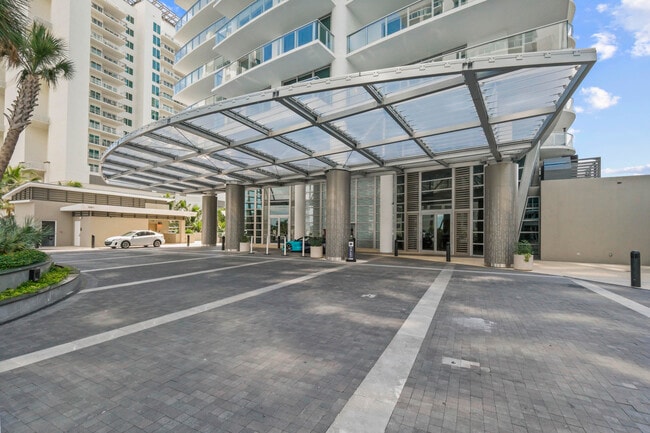 Building Photo - 3100 N Ocean Dr