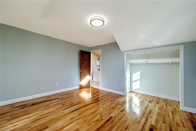 Building Photo - 66 Tyndall Ave