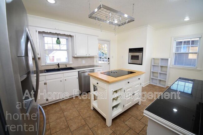 Building Photo - 1740 S Yorktown Ave