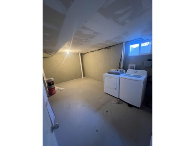 Building Photo - 3066 S Wolff St