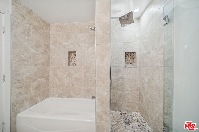 Building Photo - 7545 Hampton Ave