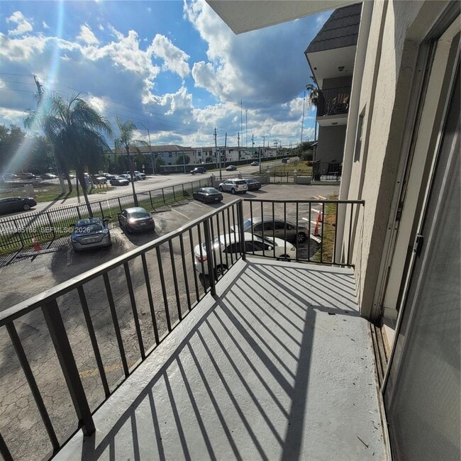 Building Photo - 5100 SW 41st St