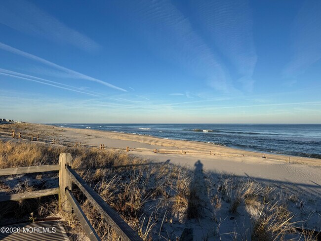 Building Photo - 29 4th Ave